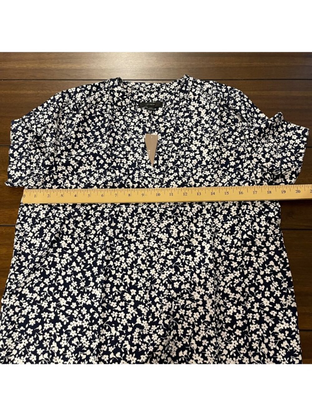 J.Crew Womens XS Navy Floral Short Sleeve Blouse Split Neck 100% Viscose Lightwe - Picture 5 of 12